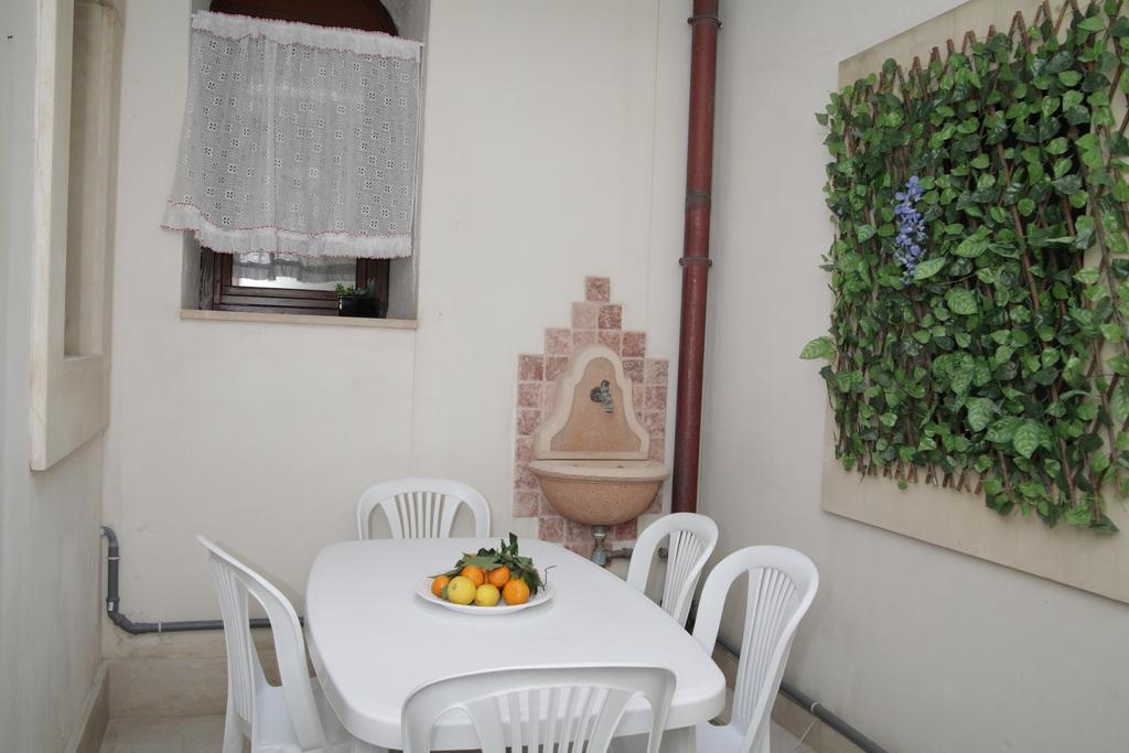 Maestranza Holiday Сиракуза Екстериор снимка